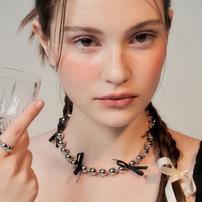 カラホヨンジ着用kitchie ribbon ball necklace/韓国の人気ブランド 韓国正規品 韓国の人気商品 韓国ファッション 韓国ジュエリー デイリーアクセサリー SNSで人気 韓国ファ