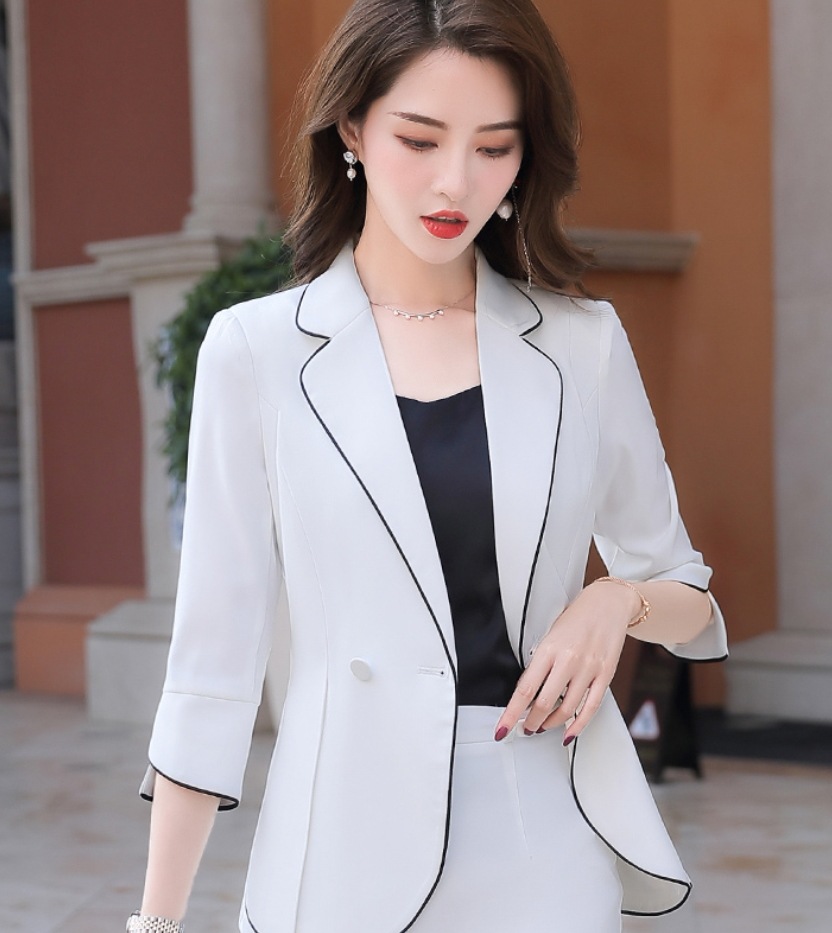 スーツ アウター ジャケット 上着 トップス レギュラー丈 長袖 ストレート かわいい 可愛い きれいめ シンプル 上品 おしゃれ お洒落 かっこいい 可愛い 女子 こなれ感 クール