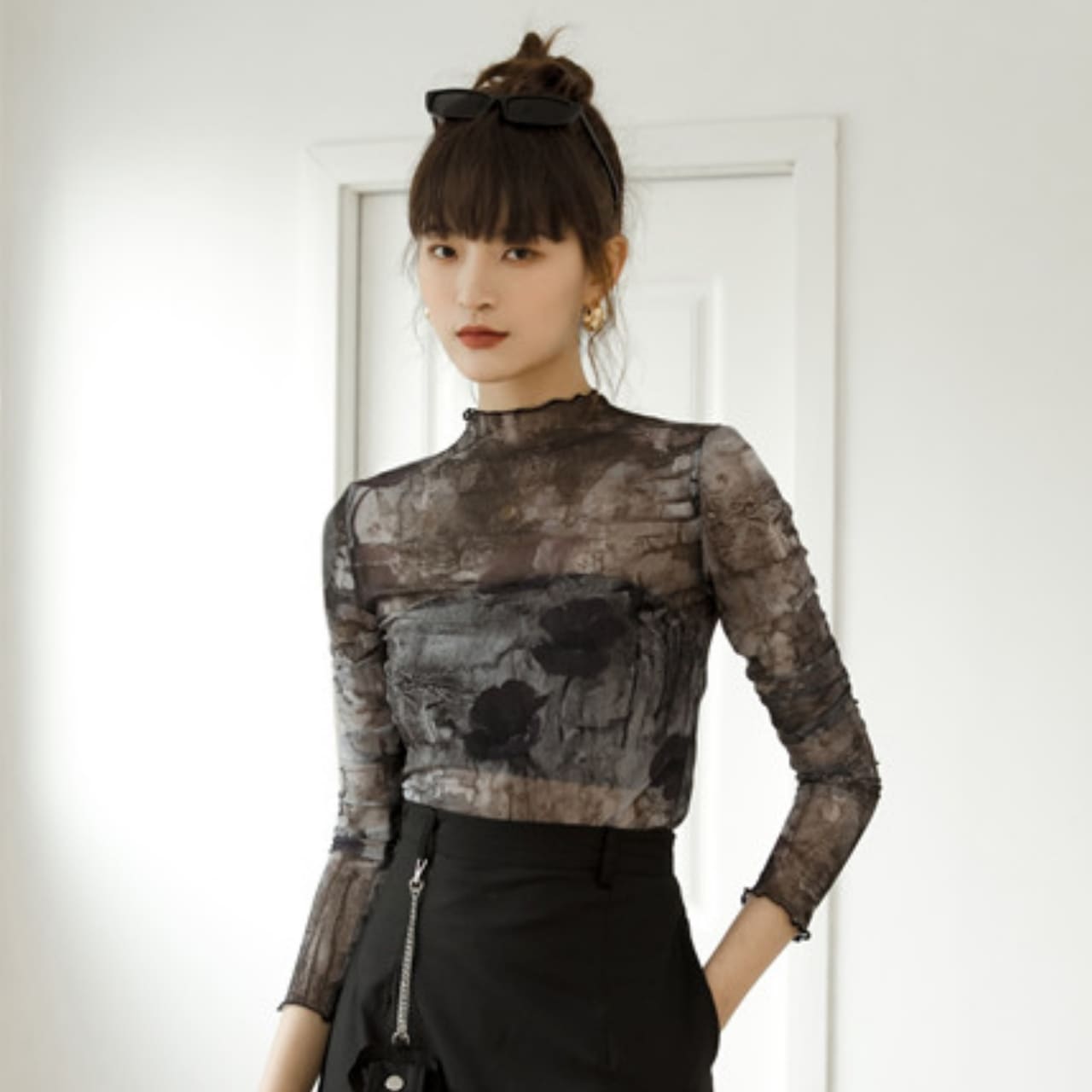 トップス Tシャツ レディース 長袖 スリムフィット プリント こなれ感 ラフ ラブリー キュート ガーリー ルーズ 個性的 クール モード系 セクシー エレガント モダン 主役級 存在感 フォーマル 5,681円