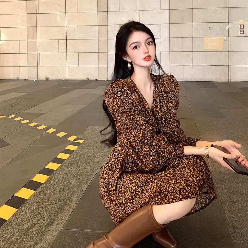 花柄ワンピース ブルー ブラウン ワンピース ミニ ミニ丈 スリム 細身 ストレート スマート