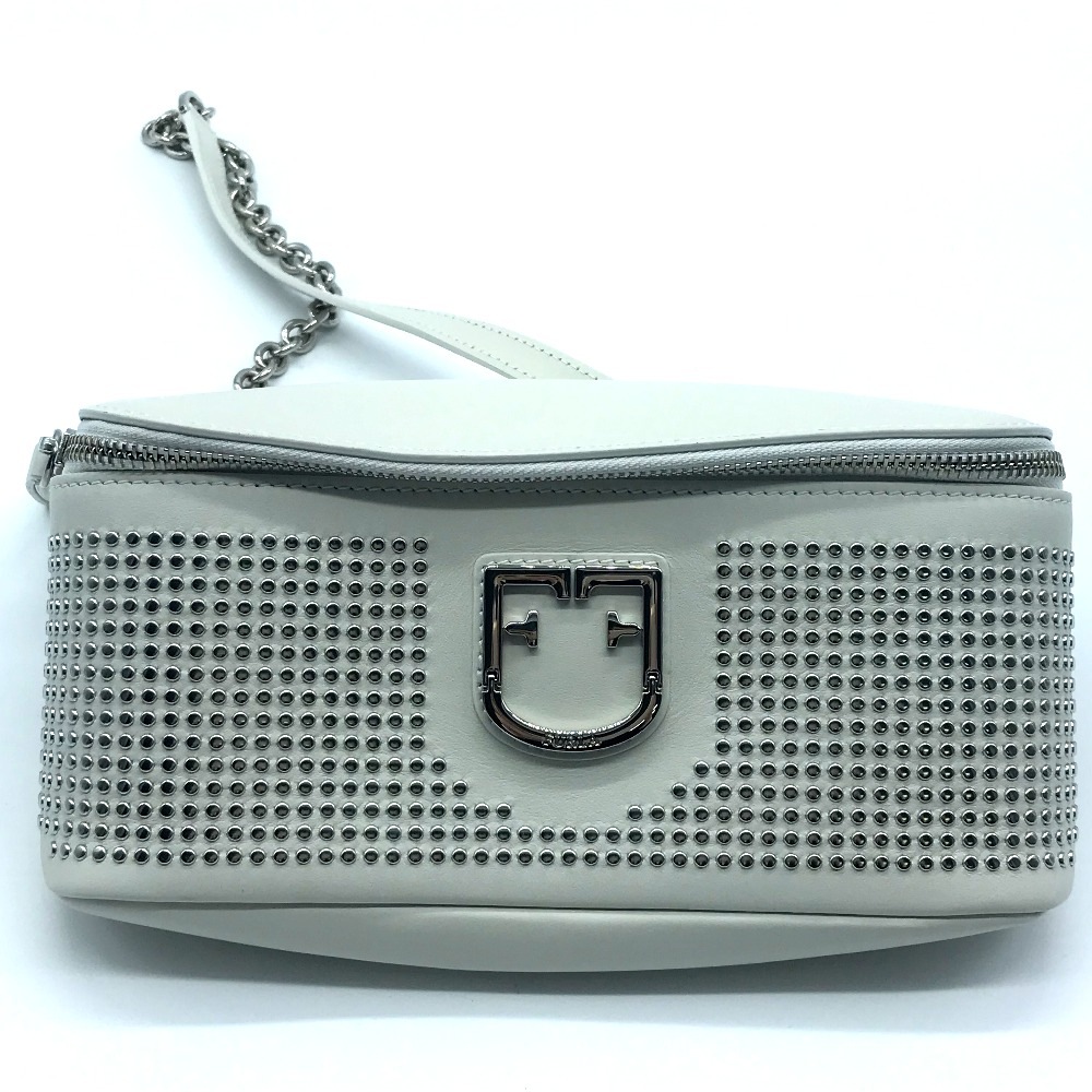FURLA フルラ ボディバッグ イゾラ チェーン スタッズ カバン ウエストバッグ レザー ホワイトシルバー金具