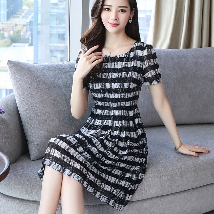 サイズ展開豊富 ワンピース Aラインワンピ 膝上 袖あり 半袖 スクエアネック Aライン ハイウエスト 薄手 大人可愛い きれいめ 上品 おしゃれ 大人女子 こなれ感 キュート クール エレガント