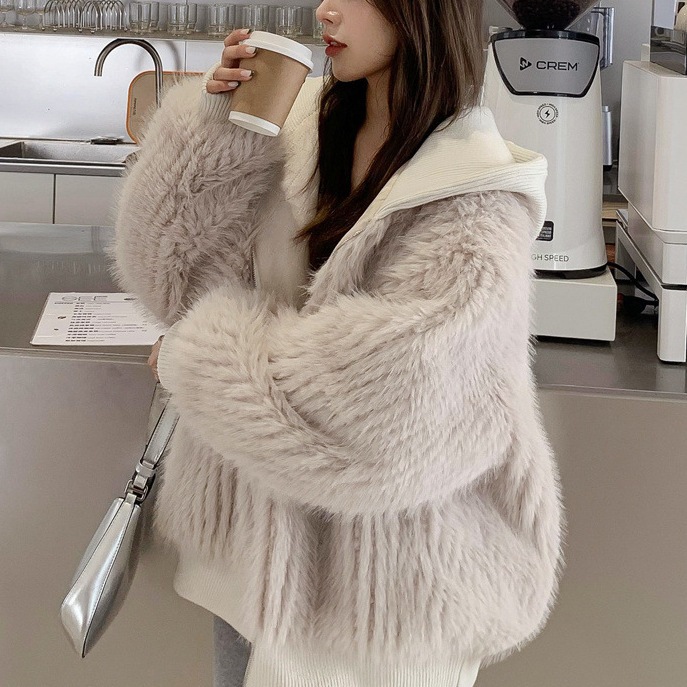 ホットスタイルルースイミテーションキツネの毛皮の毛皮のコート女性のためのミンクベルベットのフード付き若い2024新しい冬