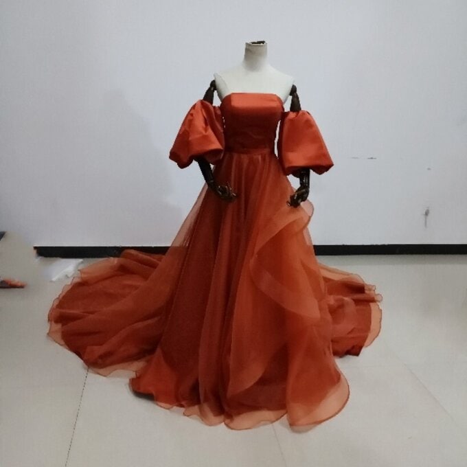 人気上昇！パーティードレス テラコッタ色 テラコッタ ベアトップソフトチュール 華やかなトレーン/結婚式/披露宴