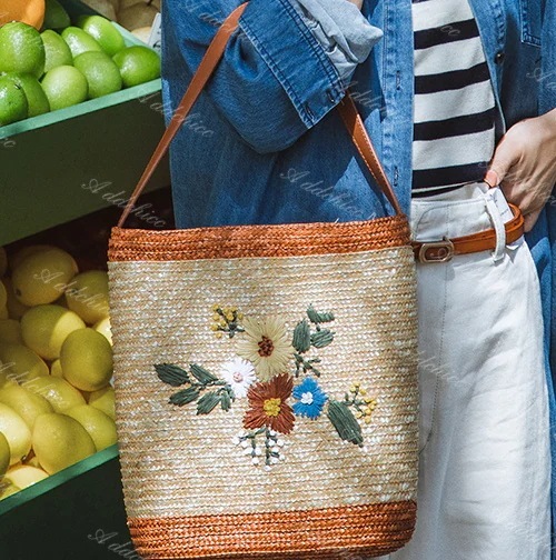 夏 大人 かわいい 贈り物 リゾート 海 麦わらバッグ ストローバッグ 通勤 手提げバッグ おしゃれ レディース かごバッグ 旅行 トートバッグ 肩掛け 草編みバッグ 母の日 上品 大きい バッグ 通