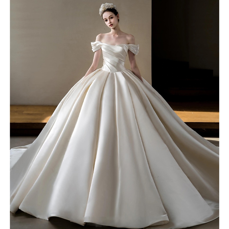 ワンショルダーメインウェディングドレス 2024 小さな花嫁 レトロサテン 上質な質感 ドアベール 冬