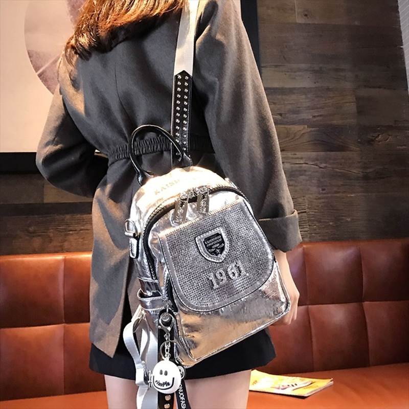 2色 リュック リュックサック ハイセンス 山登り 登山 煌びやか チャーム インパクト ストリート ラインストーン ロゴ 手持ち スマイル 派手 バッグ レディース ジッパー 学生 ブラック シルバ