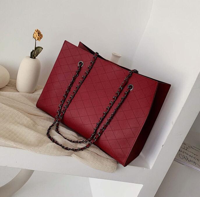 ハイセンスなビッグバッグレディースバッグ2020新トレンドシンプル大容量メッセンジャーバッグショルダーバッグレディースワイルド