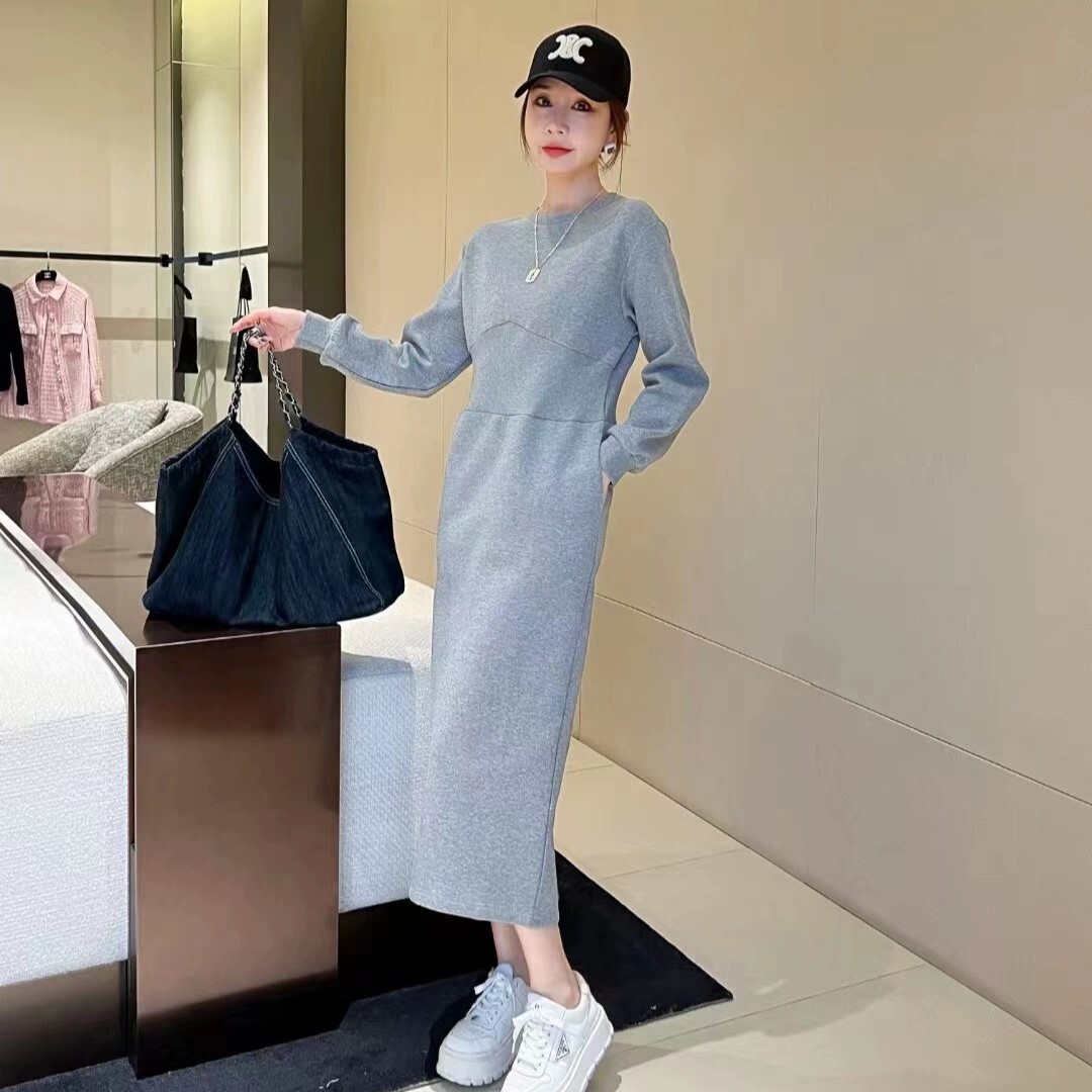 ワンピース スウェット 膝下 ロング丈 長袖 ラウンドネック ストレート Iライン スリット バックスリット ポケット 伸縮性 かわいい 大人可愛い きれいめ シンプル カジュアル 大人 おしゃれ 7,880円