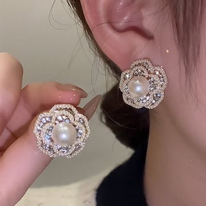 【1点ご購入 で10点プレゼントいたします】高級感のある真珠の花のピアス女性の超仙気質シンプルでスタイリッシュなエレガントなピアスピアス