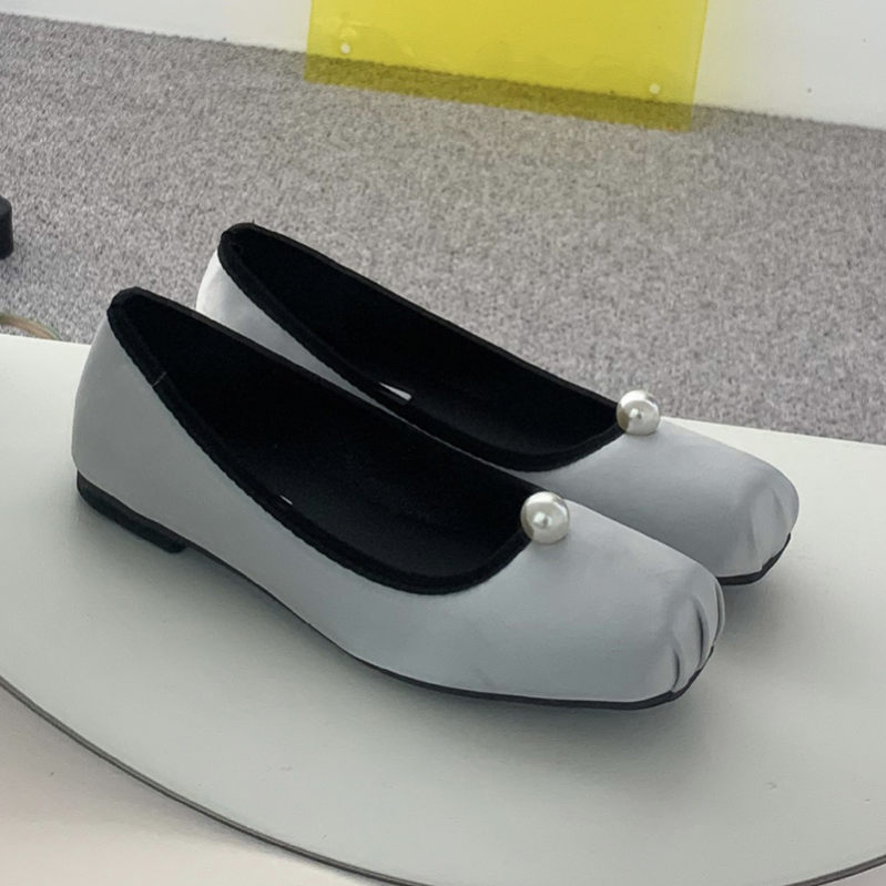 500円OFFクーポン パンプス 痛くない ローヒール ぺたんこ ストラップ 黒 ブラック 大きいサイズ ぺたんこ フラットシューズ 旅行 疲れない 歩きやすい 卒園式 卒業式 入学式 結婚式 通勤