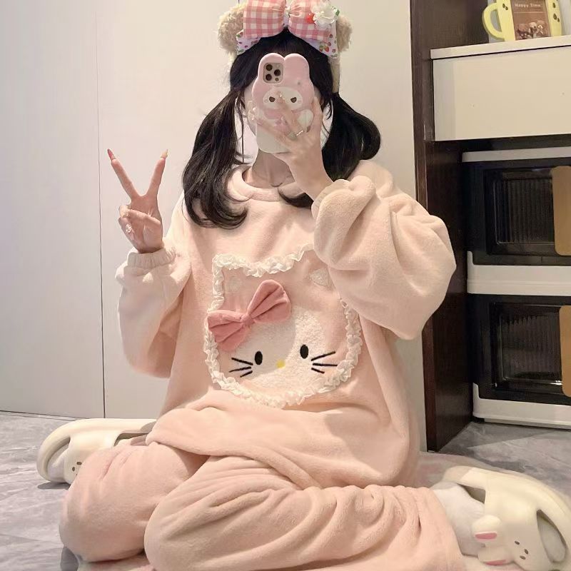 韓国 キティ パジャマ ロングパジャマ パジャマ ルームウェア サンリオです ハローキティ 可愛いです 厚手ルームウェア キティ パジャマ もこもこ