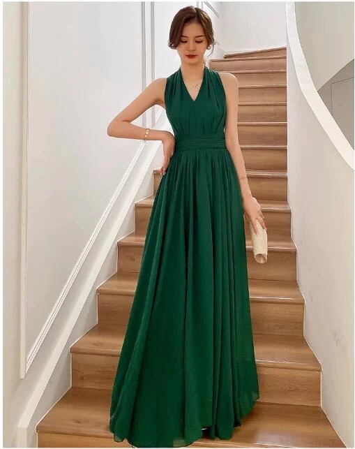 新品推奨未知なる体験ドレス 人 ピアノ 発表会 ロングドレス 演奏会 ワンピース グリーン ホルターネックドレス ノースリーブドレス 可愛い 成人式 同窓会 Aライン 結婚式 フォーマルドレス お呼ば