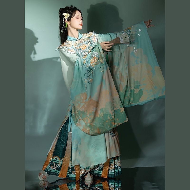 ベゴニアの花が開く新しい漢服女性明代馬面スカート重刺繍雲肩スタンドカラーシャツ秋冬スタイル