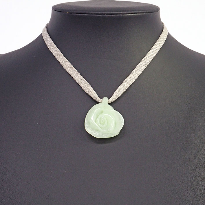 【美品】シャネル カメリア ココマーク ペンダント リボン グリーン 樹脂/プラスチック 【チョーカー】