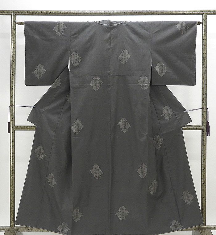 紬 未着用美品 正絹 松皮菱模様 身丈157.5cm 裄丈62.5cm 結城紬 未使用 新古品 着物