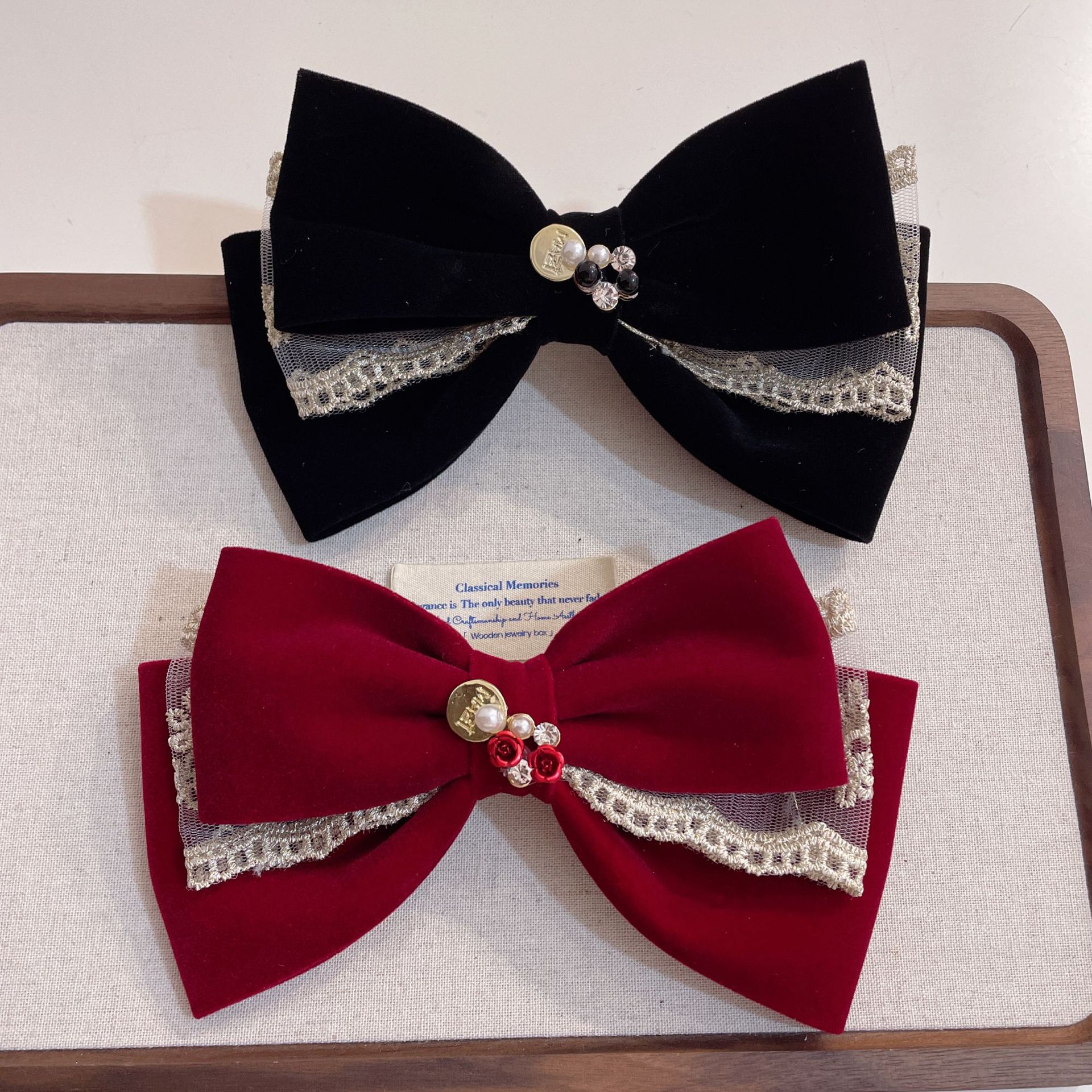 【1点ご購入 で10点プレゼントいたします】ベルベットドリルリボンスプリングクリップヘアピン花嫁赤後頭部女性トップクリップ敬酒服髪飾り