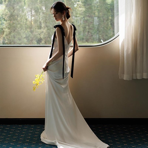 ウェディングドレス ロングドレス トレーンドレス 花嫁ドレス 袖なし キャミソール 二次会 結婚式 花嫁 ブライダル 演奏会 披露宴 ロング 発表会 コンサート 大きいサイズ フォーマル 前撮り リゾ