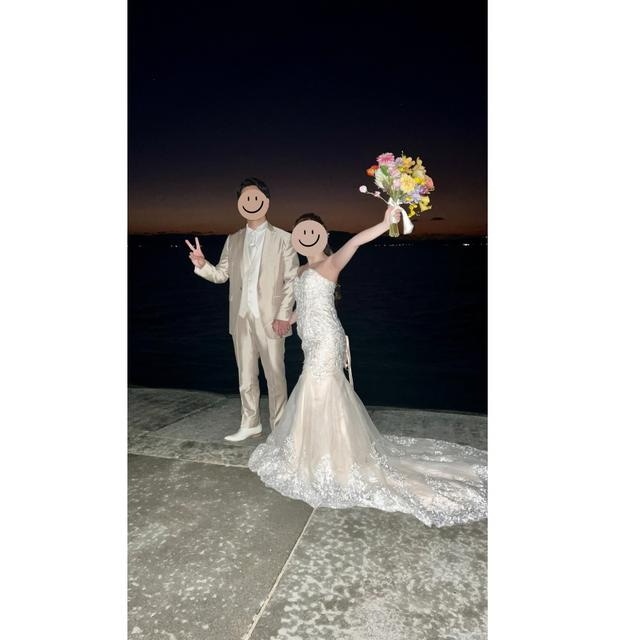 実例写真！ウエディングドレス シャンパン色 マーメイドライン ベアトップ 贅沢な総レース 編み上げ 前撮り