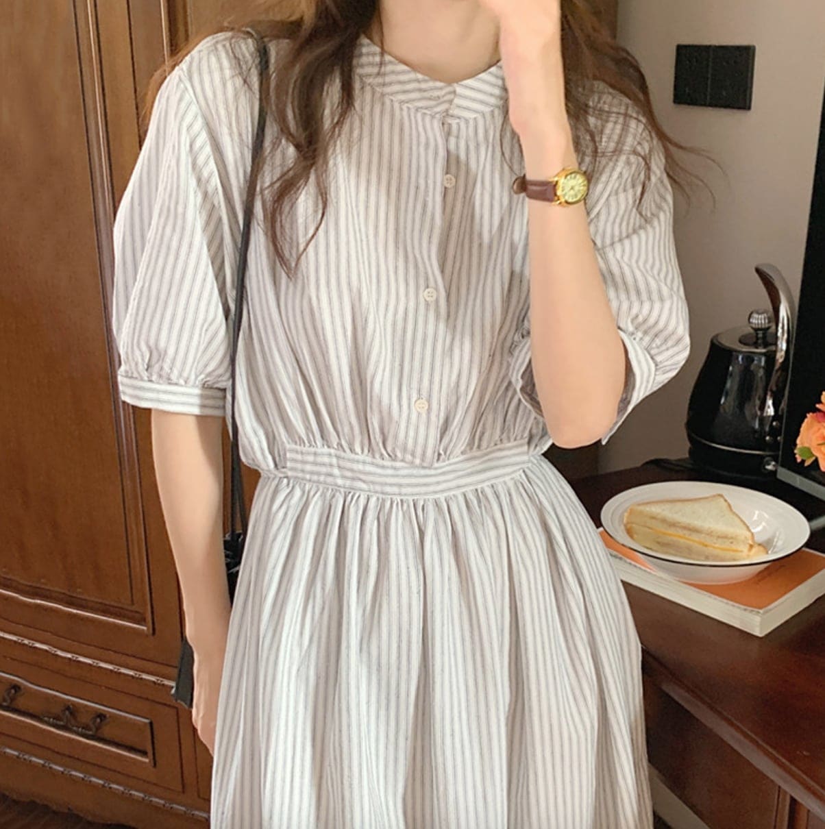 ワンピース シャツワンピ ロング ノーカラー 半袖 前ボタン ハイウエスト ウエストタッグ カジュアル 大人可愛い かわいい シンプル ラフ ストライプ柄 春 夏 おしゃれ 学生 デート