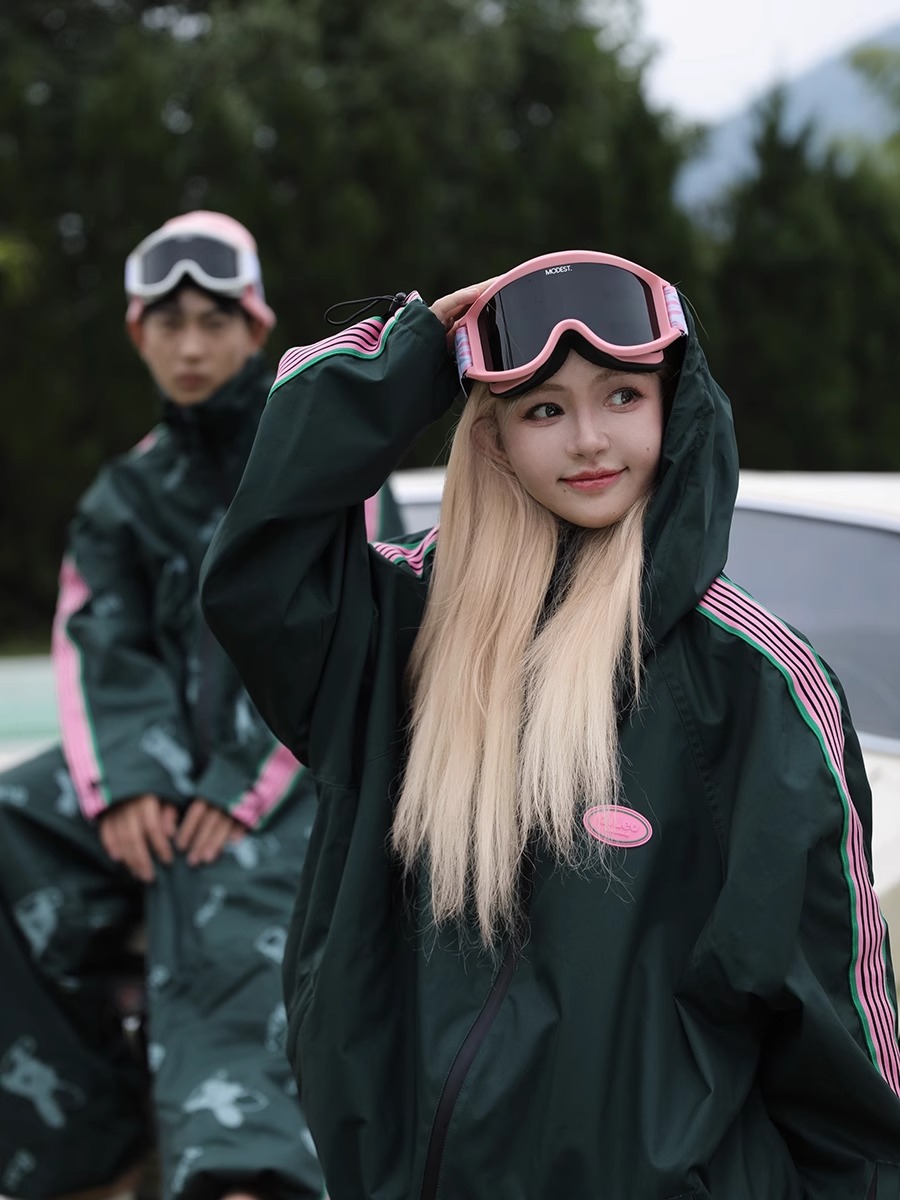 スノーボードウェア 2024 2025 上下セット メンズ レディース ジャケット アウター パンツズボン セットアップ ウィンタースポーツ スキーウェア スノボウェア スノー スノボー 韓国風防水