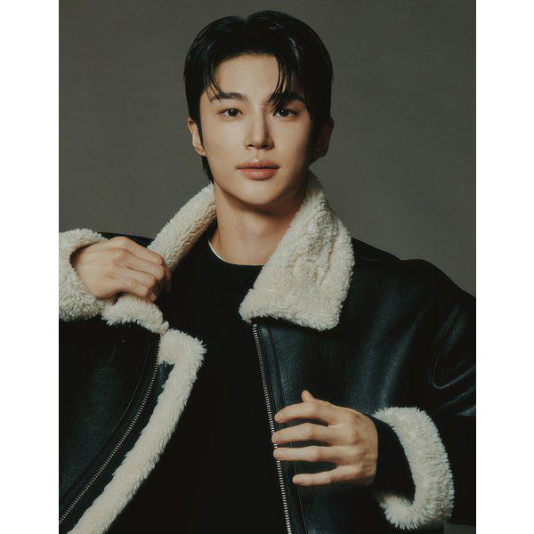 NEW [변우석] 男子フェイクレザー ムスタン075924