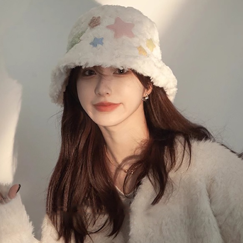 冬用の韓国の甘いスターぬいぐるみ漁師帽子女性用の厚くて暖かい耳盆地帽子柔らかくて多用途小顔を見せます