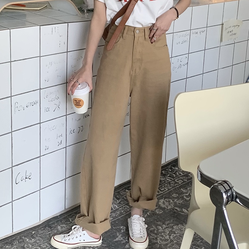 2021年春のシンプルな香港スタイルの新しい韓国版ハイウエストスリムルーズストレートジーンズ女性用ワイドレッグパンツズボンのトレンド