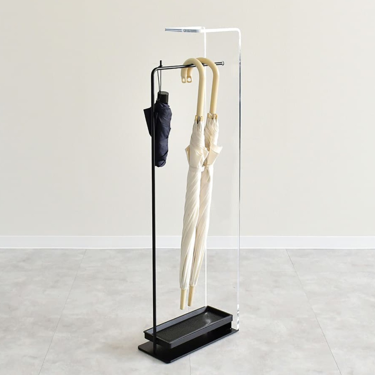 傘立て アクリルアンブレラハンガー rootis 傘 収納 おしゃれ コンパクト 小さめ スタイリッシュ ミニマム 玄関 スリム インテリア 土間 土間収納 シューズクローク シンプル