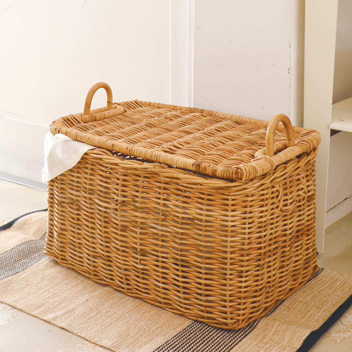 バスケット アラログ ストックバスケット ラタン かご 収納 皮付き カゴ 長方形 天然素材 アジアン雑貨 ハンドメイド 収納かご 藤 小物収納 大きい フタ付き 手編み 小物入れ おしゃれ