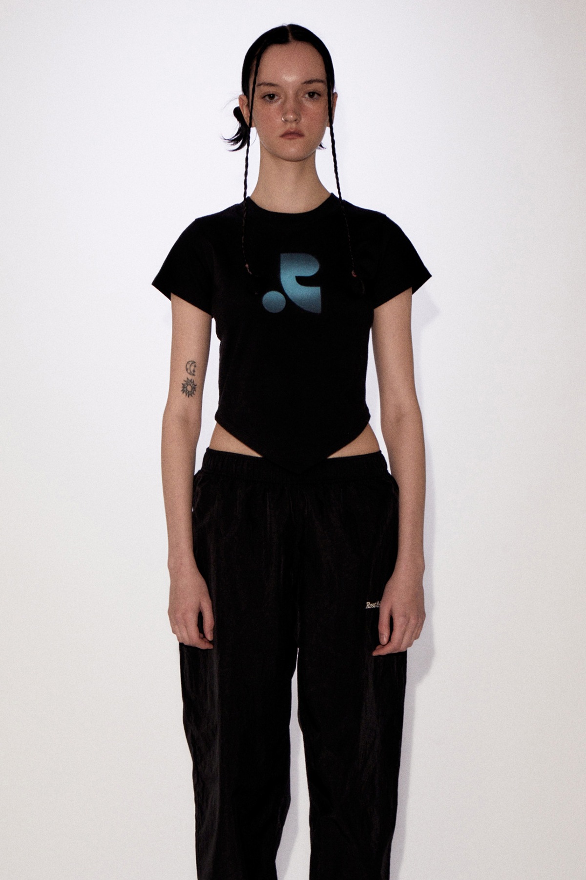 [REST&RECREATION] RR ARROW POINT SPRAY PRINTED T-SHIRT ★★ MUSINSA | REST&RECREATION RR ARROW POINT COTTON T SHIRT BLACK