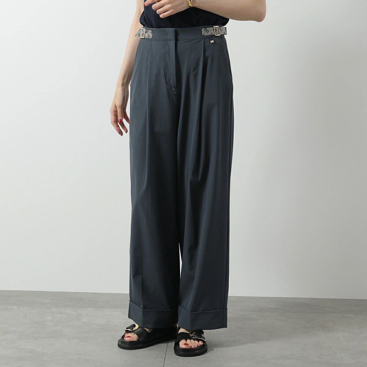 HERNO ヘルノ ワイドパンツ PT000092D 12609Z レディース ストレッチ ワンタック テーパード シルエット 軽量 形状記憶 9200