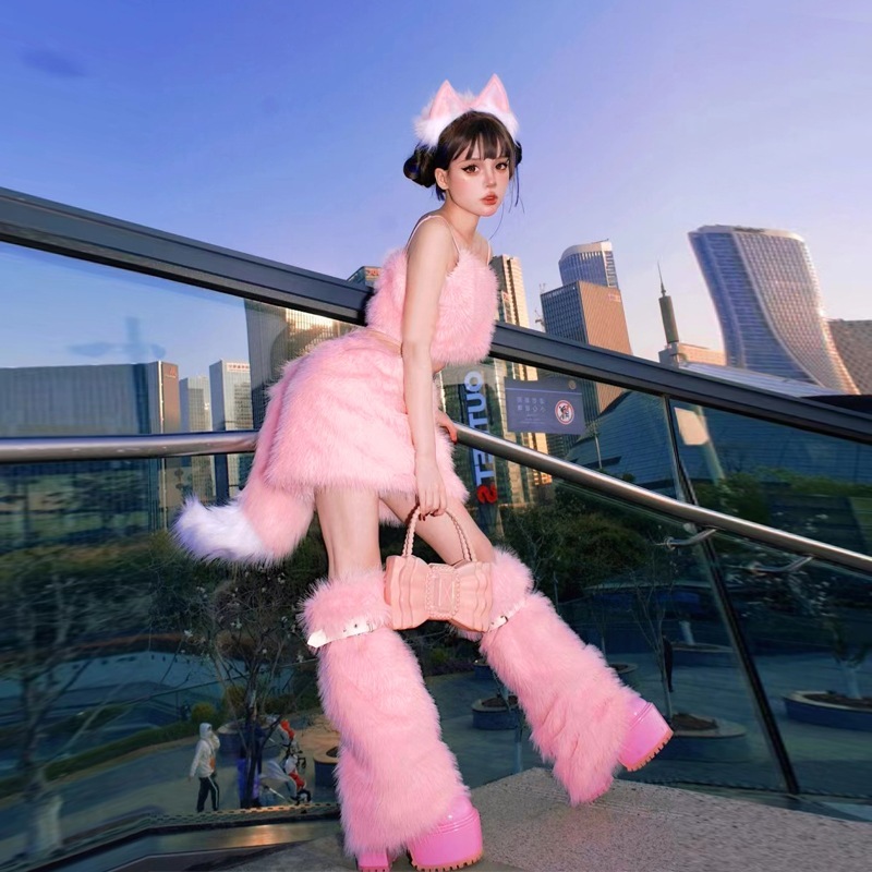 狐の毛皮の草で胸を拭きヒップの肩を出したミニスカートの脚カバーギャル3点セット