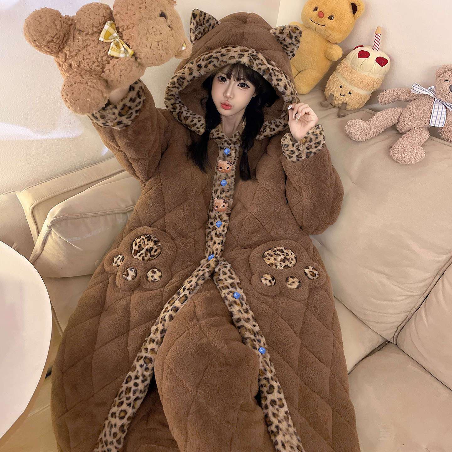 韓国 キティ パジャマ ロングパジャマ パジャマ ルームウェア サンリオです ハローキティ 可愛いです 厚手ルームウェア レオパード キティ パジャマ もこもこ