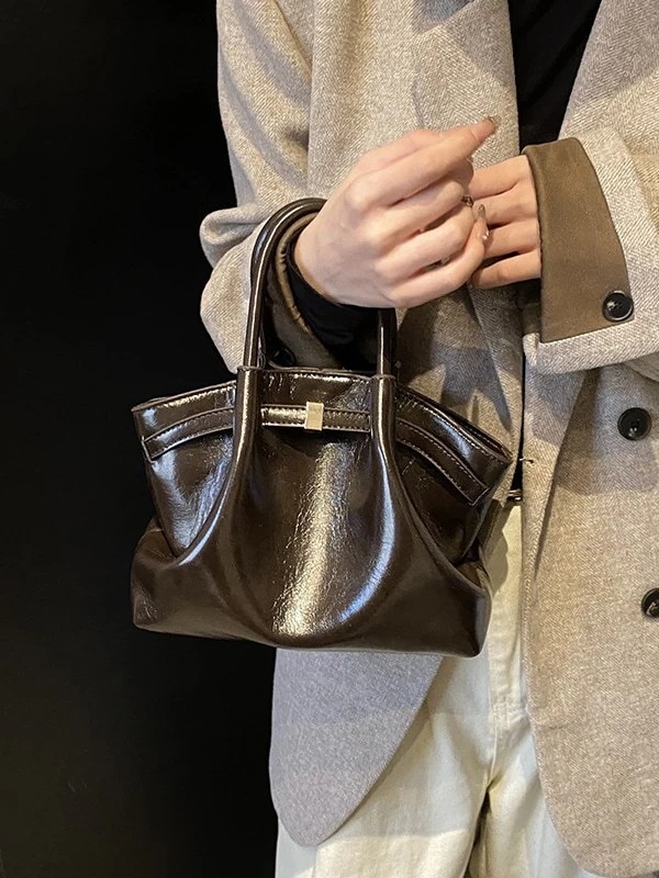 2025新作 シンプル 大容量 通勤 本革 スマホポーチ ショルダーバッグ クラッチバッグ 手提げコンパクト 韓国ファッション トートバックトートバッグ ショルダーバッグ