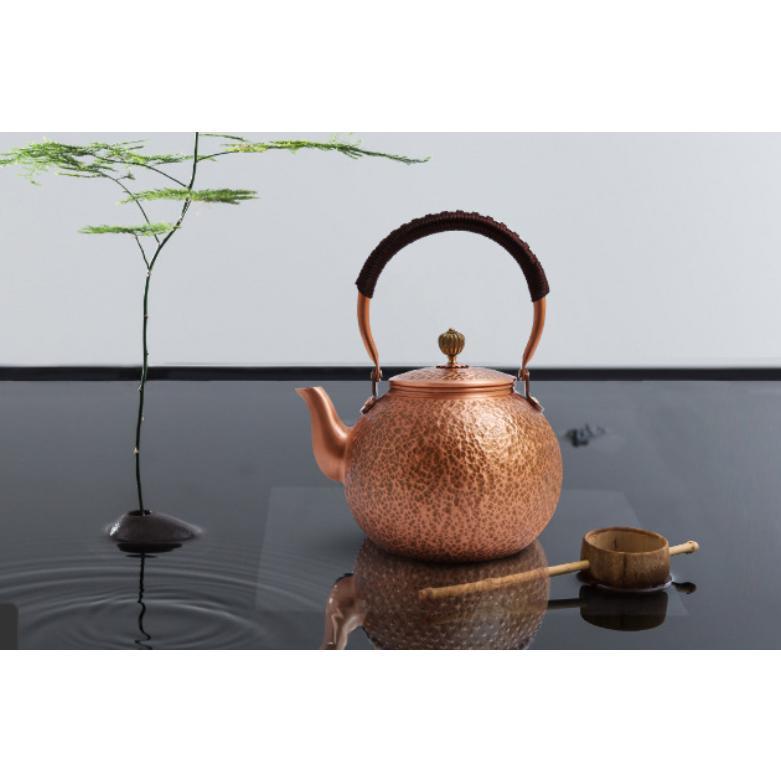 新しいデザイン！手作り 紫銅 銅製ポット お茶沸かし やかん ティーポット 水がスムーズに出られる 水質を改善する 甘い水 大容量 1.6L