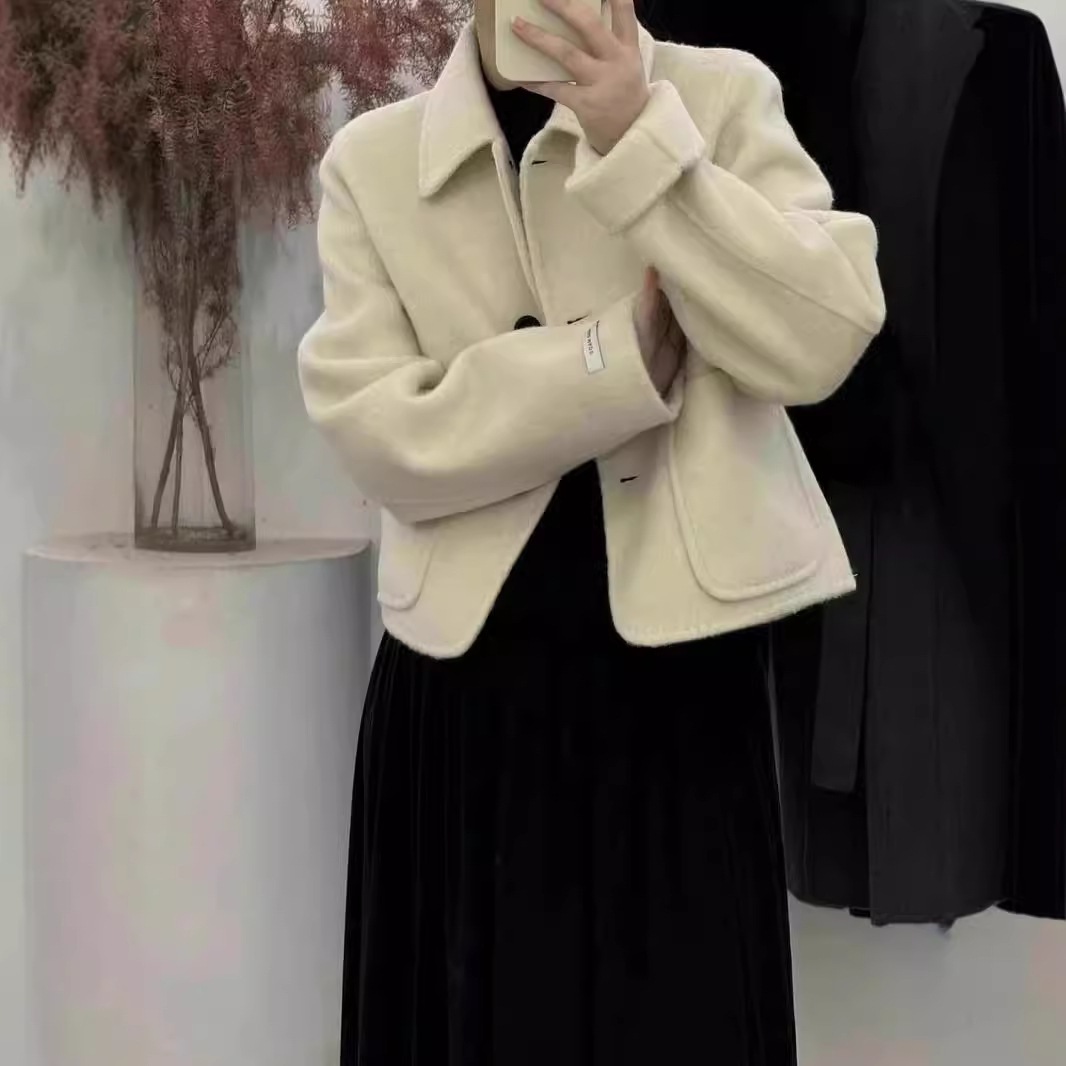 秋冬ショート両面ウールコートプチスタイルシンプルな長袖ピーターパンカラー両面カシミアロングプラッシュ厚手