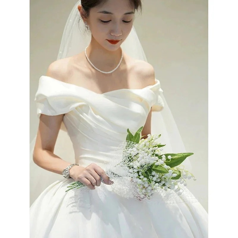 ワンショルダーライトウェディングドレス2025 小さな花嫁メインガーゼ白シンプルサテンドレスお出かけガーゼ