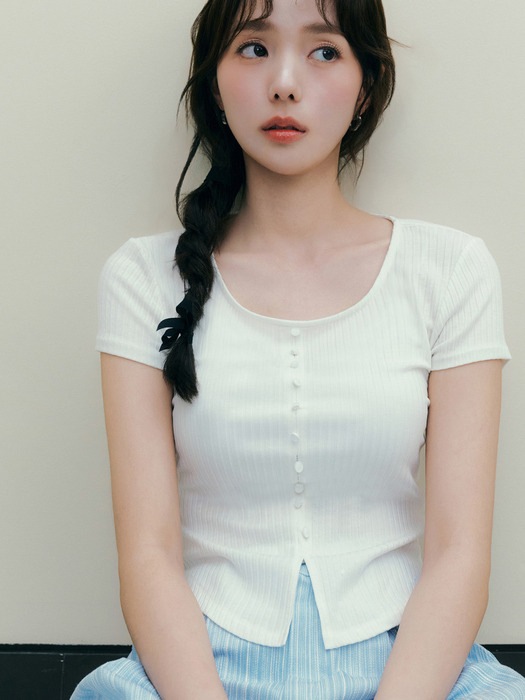 韓国芸能人ファッション - リブスクエアネック半袖Tシャツ - チェスビン モデル人気ファッションアイテム