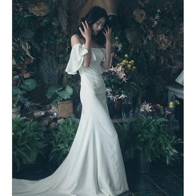 マーメイドライン トレーン付き ホワイト ドレス ウェディング ウェディングドレス オフショルダーウェディングドレス 編み上げタイプ フィッシュテー ウェディングドレスAライン・総レースのトレーン付き ウエディング