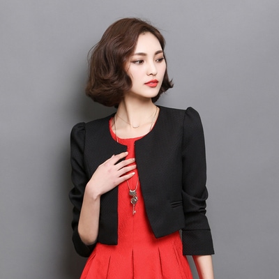 アウター ジャケット ボレロショート丈 長袖 ラウンドネック 前開き かわいい 大人可愛い きれいめ シンプル 上品 おしゃれ かっこいい レトロ ラフ ルーズ こなれ感 個性的 主役級 存在感 4,831円