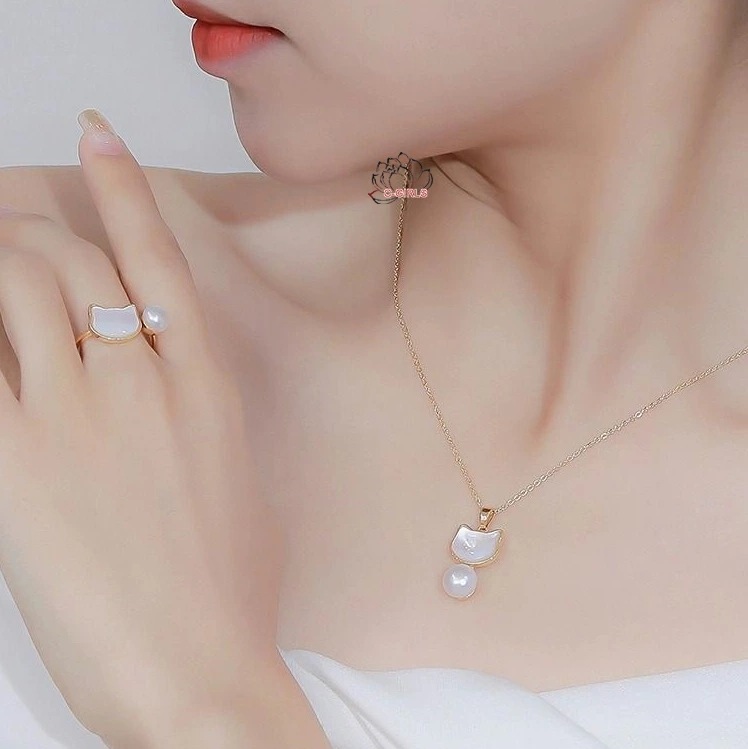可愛い 日本製 天然本真珠 キティ 貝 9mm 淡水パール 猫 ペンダント ネックレス 7mmリング 指輪 925シルバー パール 2カラーから選べる ホワイト ゴールド ボタン 記念日 プレゼント