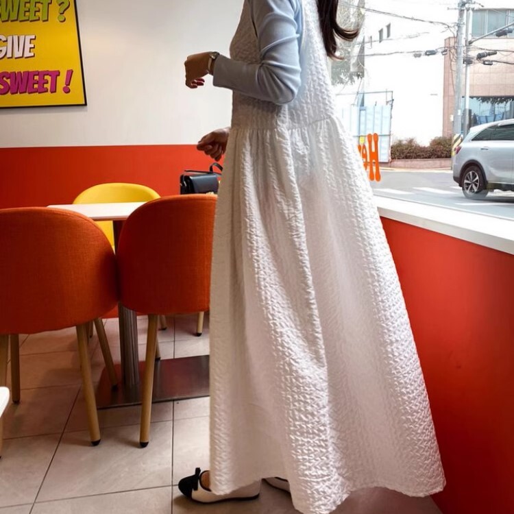 レディース ワンピース 膝下 ロング 丈長 袖なし ぽこぽこ エンボス エンボス加工 かわいい 大人可愛い きれいめ シンプル カジュアル 上品 おしゃれ かっこいい こなれ感 ラフ マニッシュ