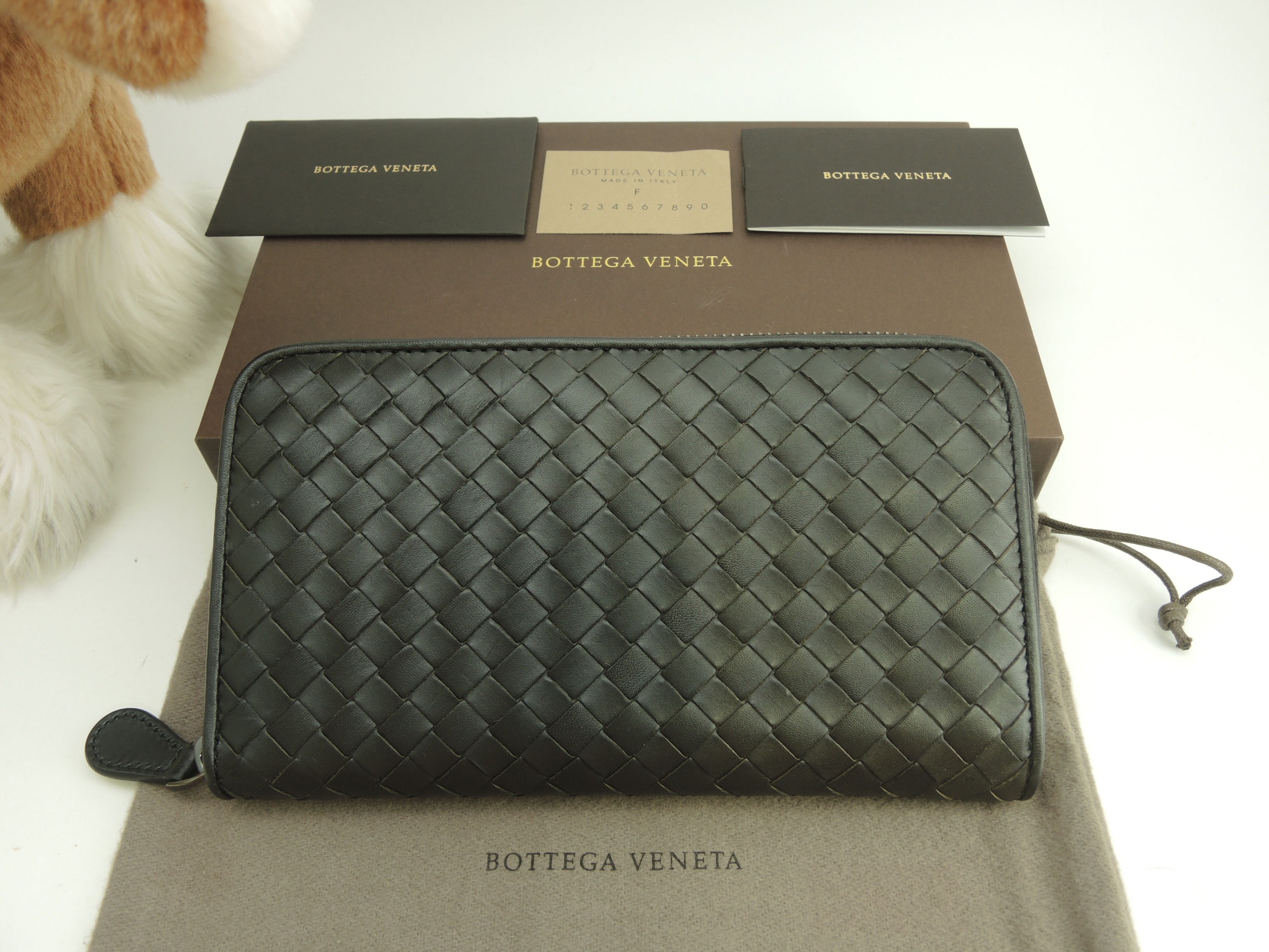 ロングウォレット イントレチャート レザー黒 ジップ長財布 未使用@S01821673D