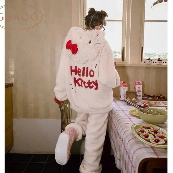 果物の殻と同じパジャマの女性冬ハローキティの新しいぬいぐるみ保温女性家庭服セットに帽子がついている福袋2025