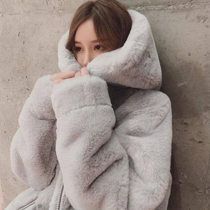 ボリュームファーコート　フェイクファーもふもふ暖かいファーコート 秋冬服 カジュアル　暖かい レディースフェイクファー　もこもこ　 可愛い