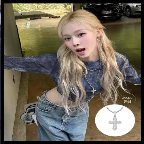 [newjeansハニミンジヘリン/aespa ウィンター女の子たち ミンニ/着用] liberate高級なサージカルホワイト ピンク ヒップなラブリー クバン キュービック 十字架のネックレス