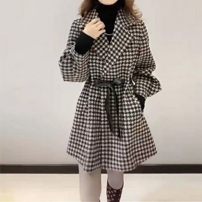 アウター ジャケット コート チェスタコート 千鳥格子 チェック テーラード 羽織り レディース 大人 可愛い エレガント きれいめ カジュアル フェミニン ウエストリボン 体型カバー 九分袖 ミデ