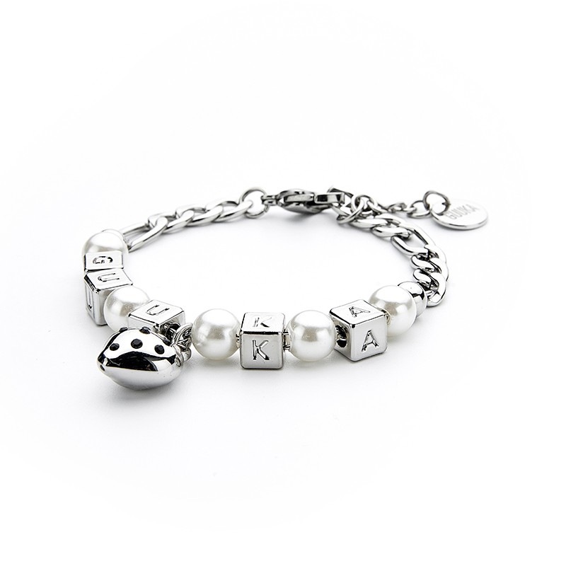 のトレンディなスクエアレターブレスレット（男女兼用）ラッパーの王浩軒と同じスタイルのハート型ストロベリーパールブレスレット