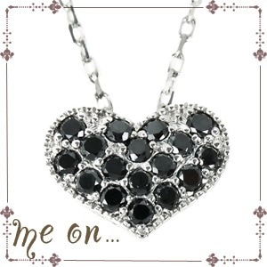 me on... まるっとした可愛らしいハートのフレーム K10ホワイトゴールド WG ハートモチーフブラックダイヤモンドパヴェネックレス
